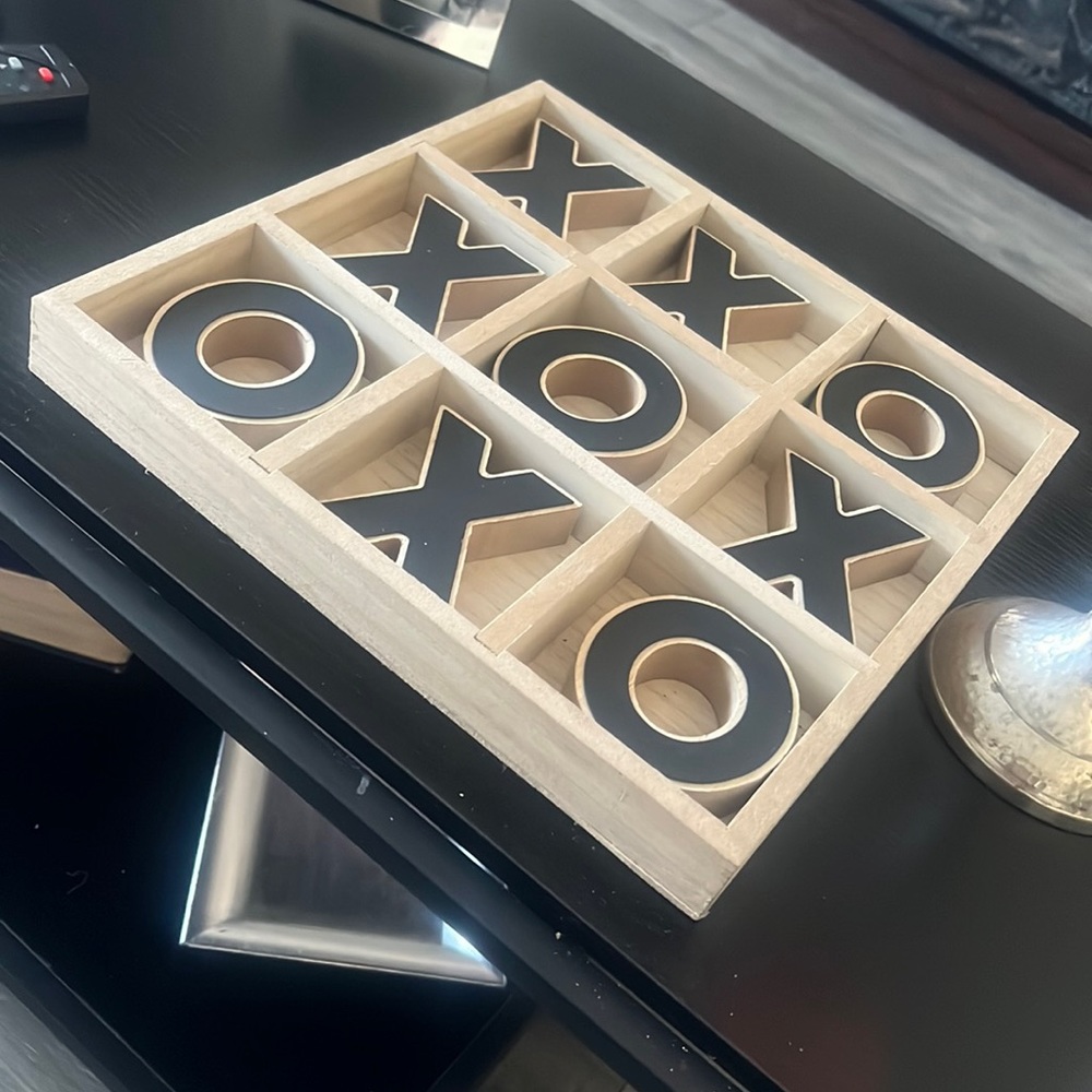 Big tic tac toe game for coffee table